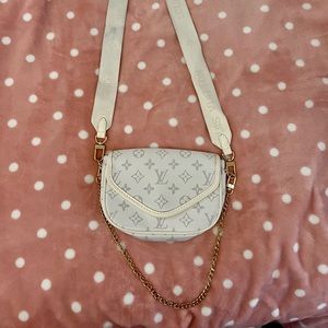 Crossbody bag